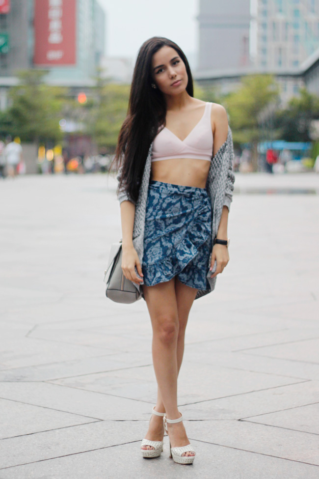 cardigan-skirt-outfit